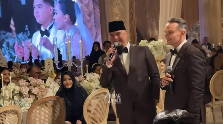 Ungkapan tak terduga Ahmad Dhani di nikahan Al © YouTube Ungkapan tak terduga Ahmad Dhani di nikahan Al © YouTube