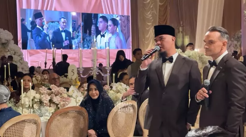 Ungkapan tak terduga Ahmad Dhani di nikahan Al © YouTube Ungkapan tak terduga Ahmad Dhani di nikahan Al © YouTube