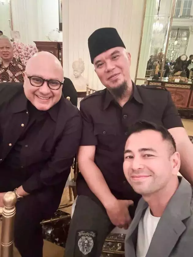 ahmad dhani bersanding dengan maia di ngunduh mantu al ghazali © 2025 berbagai sumber ahmad dhani bersanding dengan maia di ngunduh mantu al ghazali © 2025 berbagai sumber