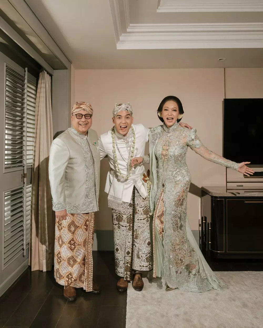 ahmad dhani bersanding dengan maia di ngunduh mantu al ghazali © 2025 berbagai sumber ahmad dhani bersanding dengan maia di ngunduh mantu al ghazali © 2025 berbagai sumber