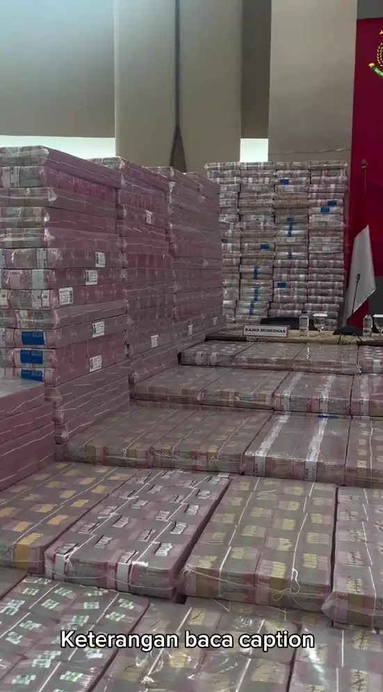 gunung uang Rp11,8 T disita Kejagung © TikTok