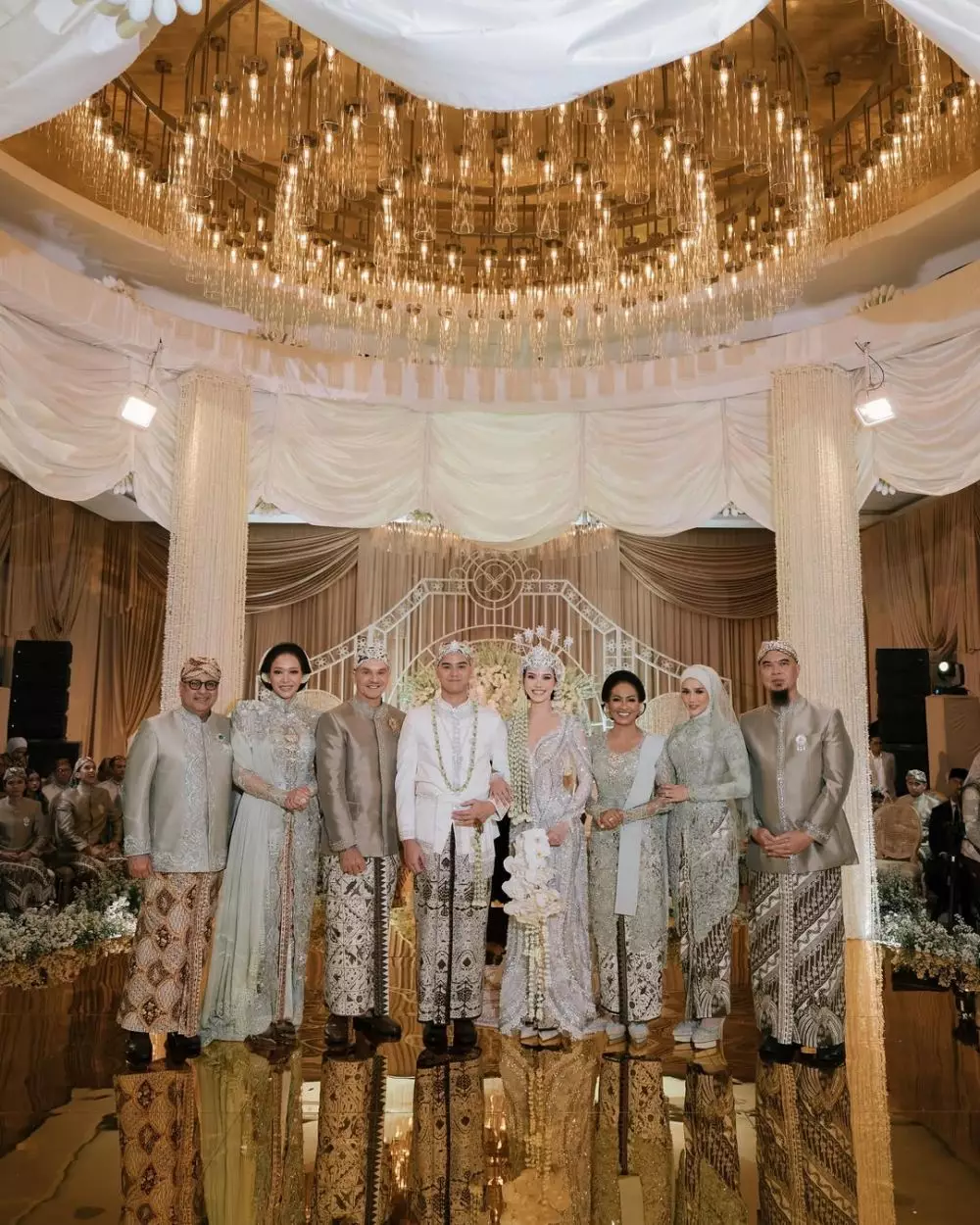 Ahmad Dhani habiskan dana besar untuk ngunduh mantu © 2025 Instagram Ahmad Dhani habiskan dana besar untuk ngunduh mantu © 2025 Instagram