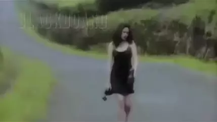 Mulan Jameela model video klip tersanjung © YouTube