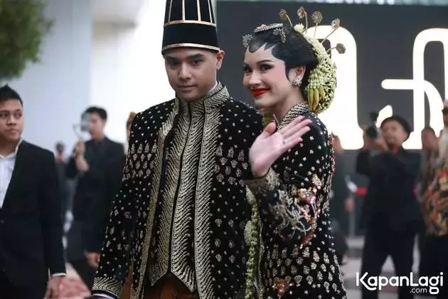 penampilan al alyssa ngunduh mantu © 2025 Kapanlagi.com penampilan al alyssa ngunduh mantu © 2025 Kapanlagi.com