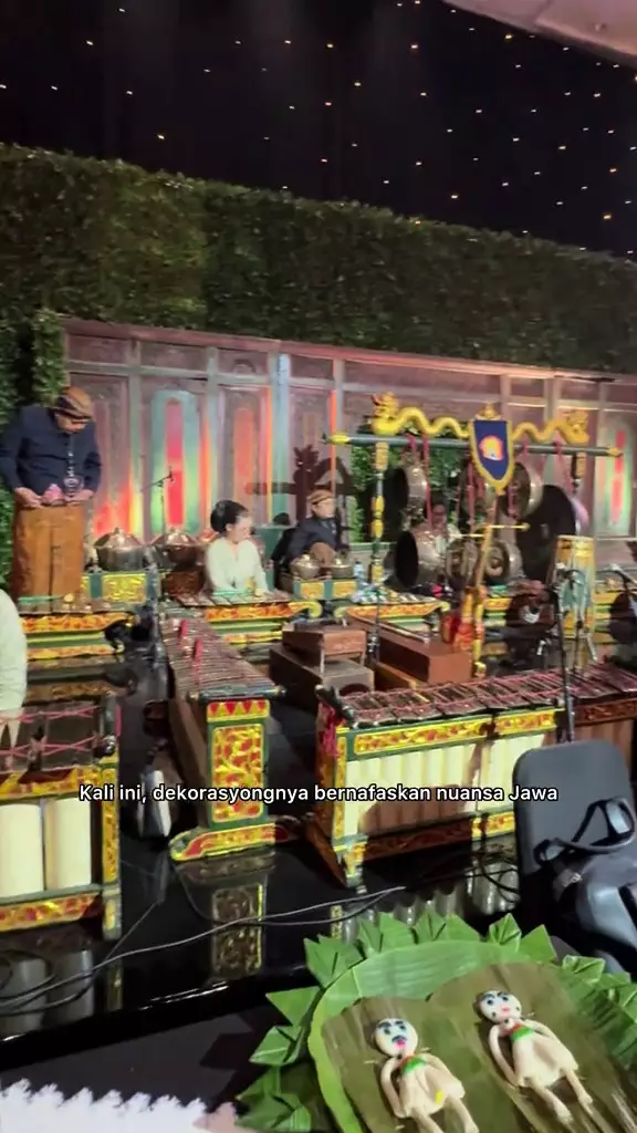 Dekorasi ngunduh mantu Al Ghazali bernuansa Jawa © 2025 TikTok