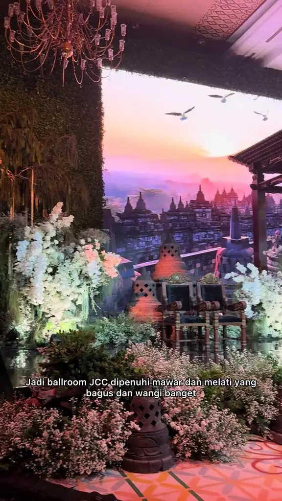 Dekorasi ngunduh mantu Al Ghazali bernuansa Jawa © 2025 TikTok