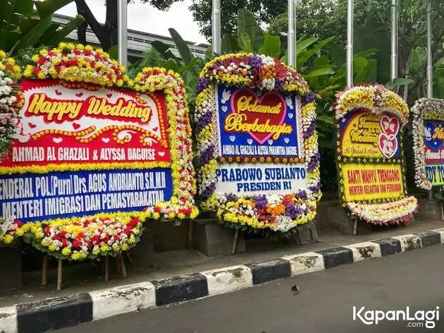 karangan bunga ngunduh mantu al © 2025 Kapanlagi.com karangan bunga ngunduh mantu al © 2025 Kapanlagi.com