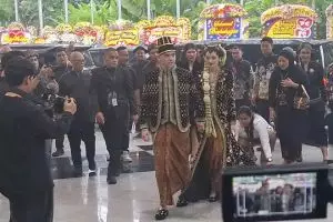 Ahmad Dhani gelar acara tanpa endorse, intip suvenir ngunduh mantu Al dan Alyssa, ada stoples kristal