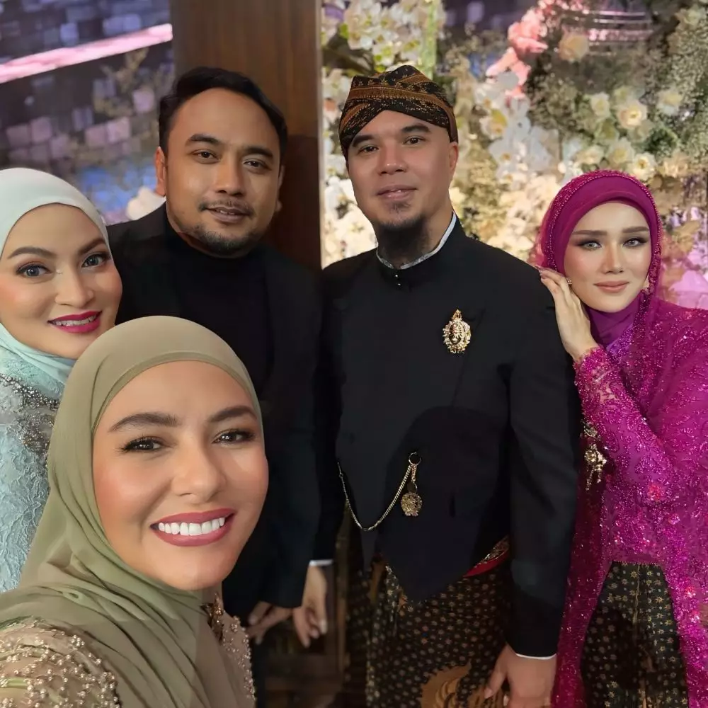 meisya siregar ngunduh mantu al © 2025 Instagram meisya siregar ngunduh mantu al © 2025 Instagram