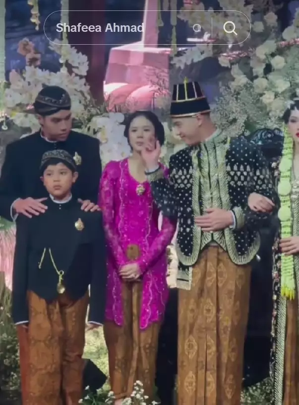 Al Ghazali cium kening Shafeea © TikTok Al Ghazali cium kening Shafeea © TikTok