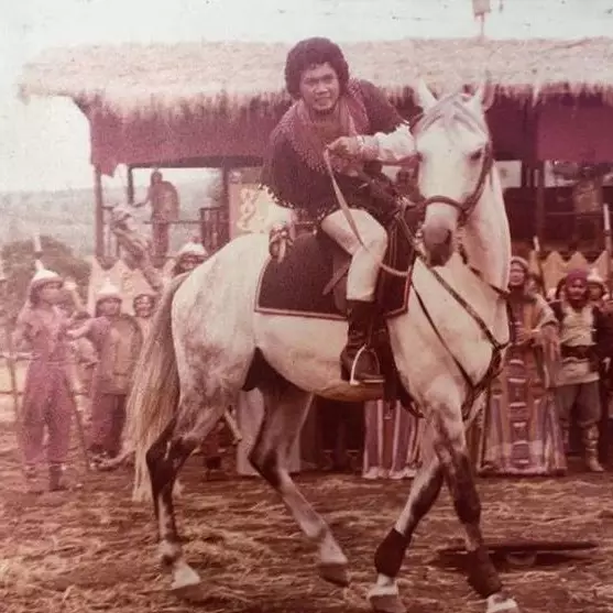 Parasnya manglingi pas main film, ini 6 potret lawas penyanyi dangdut saat akting, Rhoma Irama berkuda