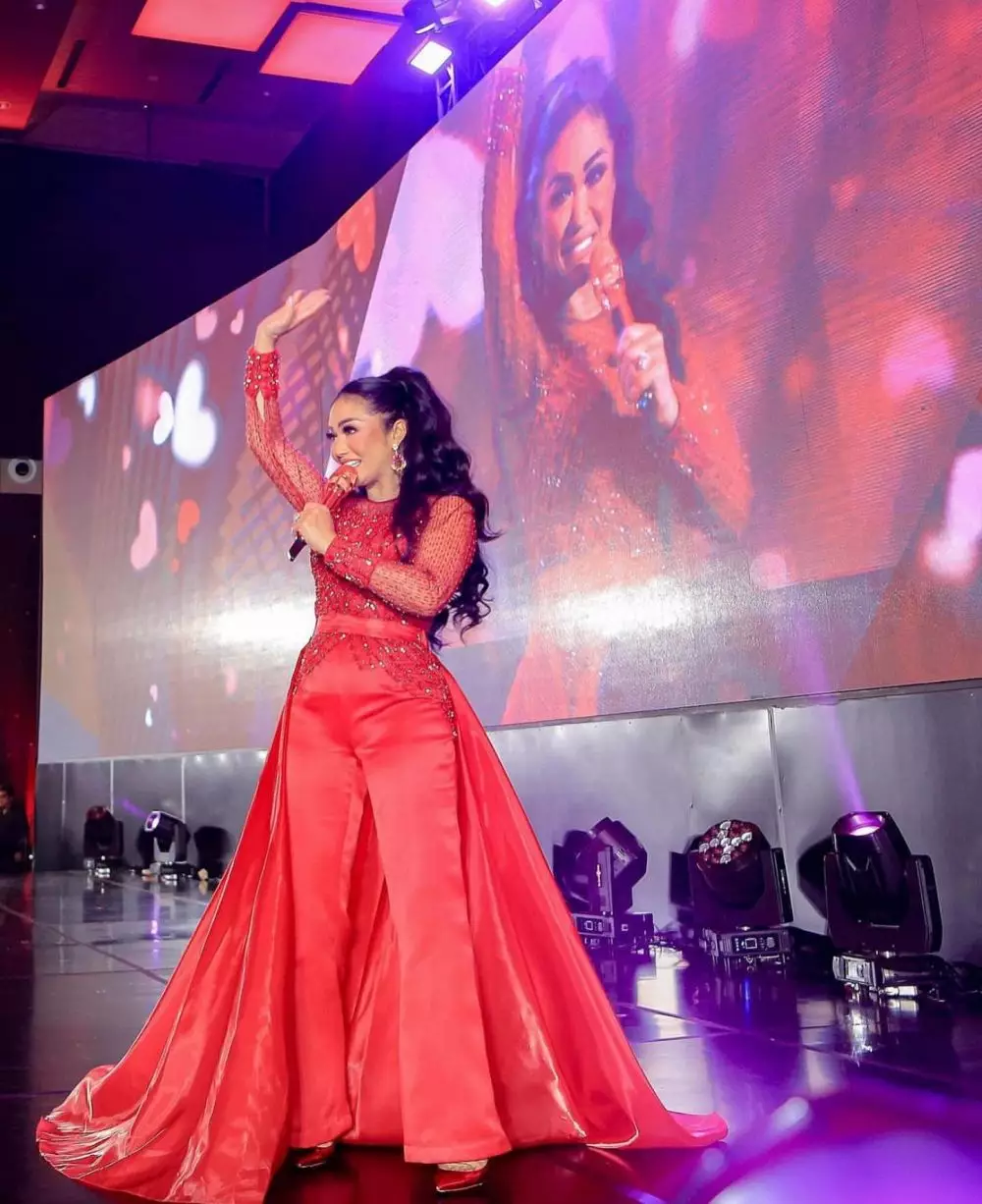 karya ikonik desainer Hengki Kawilarang © Instagram karya ikonik desainer Hengki Kawilarang © Instagram