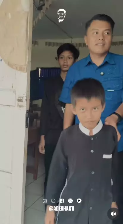 bocah DM ke damkar minta tolong ambilkan raport © Instagram bocah DM ke damkar minta tolong ambilkan raport © Instagram