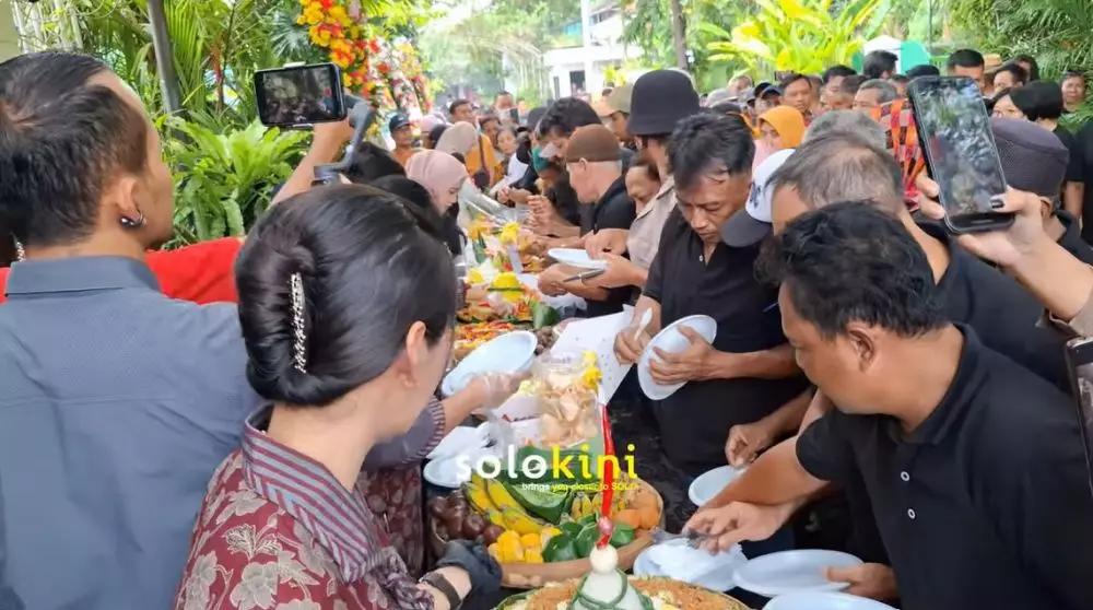 warga rayakan ulang tahun Jokowi © YouTube warga rayakan ulang tahun Jokowi © YouTube