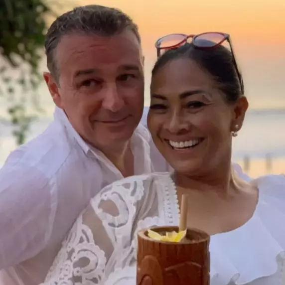 Hadir di seluruh rangkaian acara pernikahan Al, ini 7 potret sosok Alain ayah sambung Alyssa Daguise