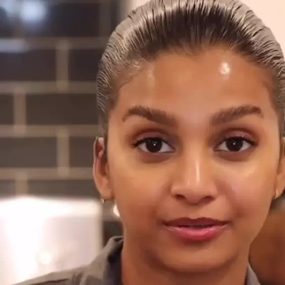 Hasilnya bak dibotox, wanita ini bagikan trik kencangkan wajah agar bebas kerutan pakai 1 kulit buah