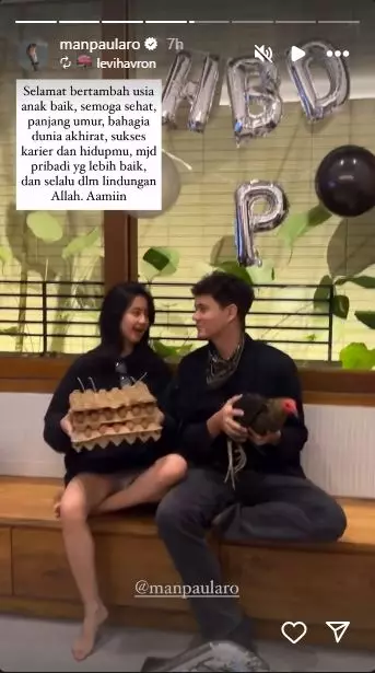 Kejutan unik Kesya Levronka ultah Nyoman Paul © 2025 brilio.net Kejutan unik Kesya Levronka ultah Nyoman Paul © 2025 brilio.net