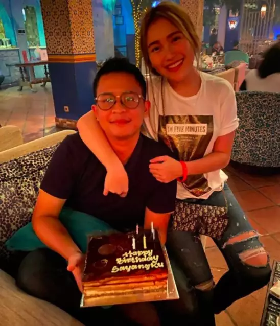 kedekatan Ayu Ting Ting dengan suami Assyifa © Instagram