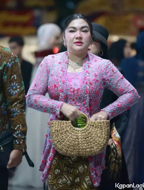 Vicky Shu di ngunduh mantu Al Ghazali © berbagai sumber Vicky Shu di ngunduh mantu Al Ghazali © berbagai sumber