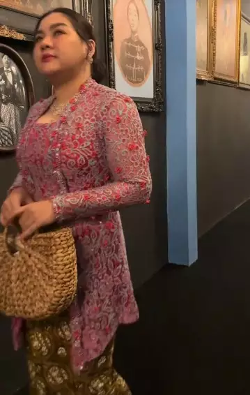 Vicky Shu di ngunduh mantu Al Ghazali © berbagai sumber Vicky Shu di ngunduh mantu Al Ghazali © berbagai sumber