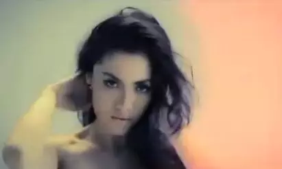 Wanita ini dulu jadi backing vocal Ahmad Dhani © berbagai sumber Wanita ini dulu jadi backing vocal Ahmad Dhani © berbagai sumber