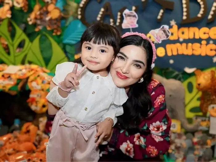 Ganteng dan cantik manglingi, intip potret lawas pernikahan orang tua 13 seleb berbagai sumber Ganteng dan cantik manglingi, intip potret lawas pernikahan orang tua 13 seleb berbagai sumber