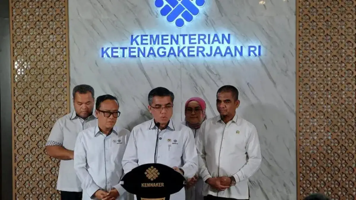 Menaker waspadai ancaman PHK massal akibat perang Iran-Israel