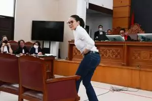 Nikita Mirzani didakwa TPPU Rp4 Miliar usai peras dokter Reza Gladys