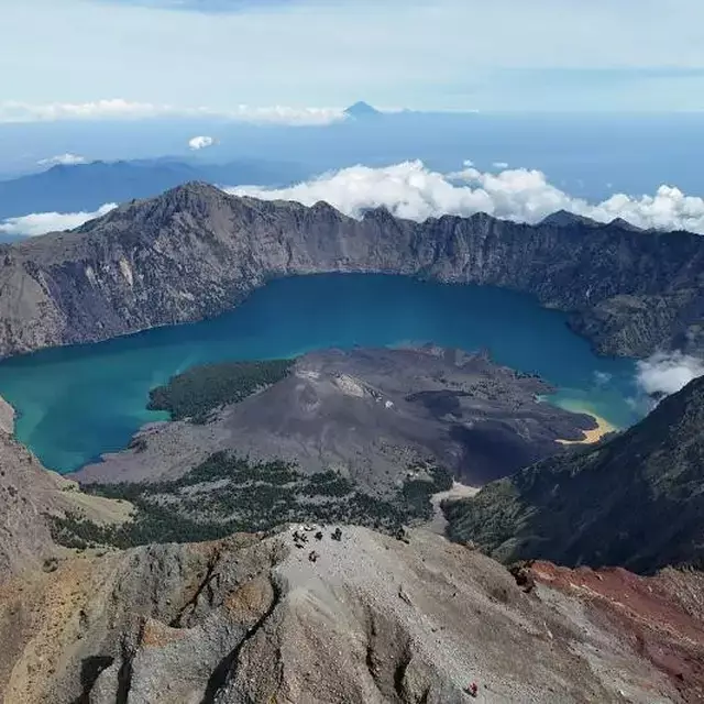 Kemenpar sebut pendaki Brasil jatuh di Gunung Rinjani terpantau dalam kondisi tidak bergerak