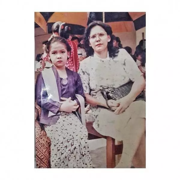 masa kecil pesinetron pakai baju adat © instagram