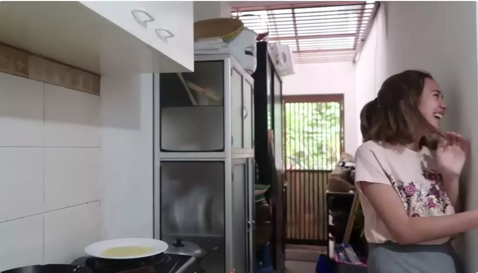 potret dapur kotor beby tsabina © YouTube