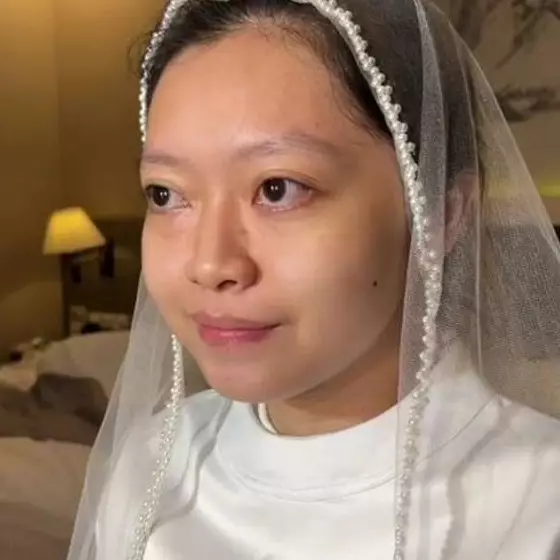 Minta dimakeup jadi pengantin look Barbie, transformasi pengantin hijab ini bikin pangling lihatnya