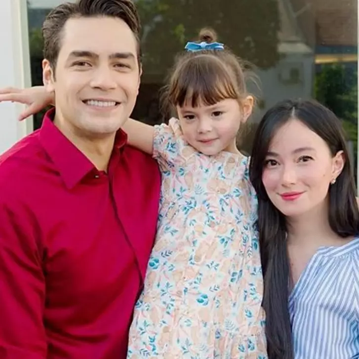 Senang masak setelah punya anak, begini 6 cara Asmirandah menata dapur sederhana penuh perabotan