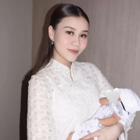 9 Potret akikah baby Arash anak Aaliyah Massaid dan Thariq Halilintar, digelar sederhana di rumah