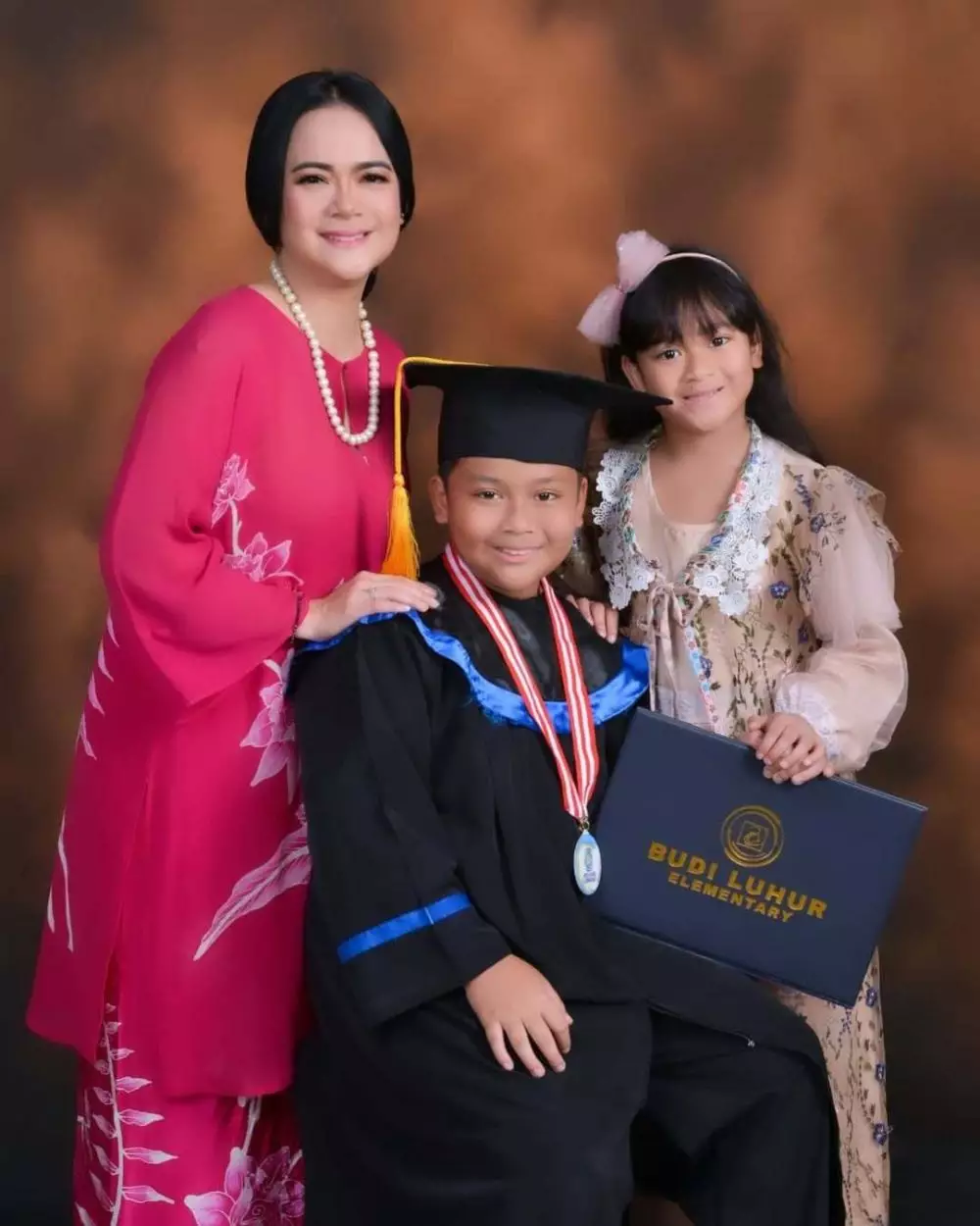 Shezy Idris banting setir jualan makanan dan pakaian © 2025 Instagram