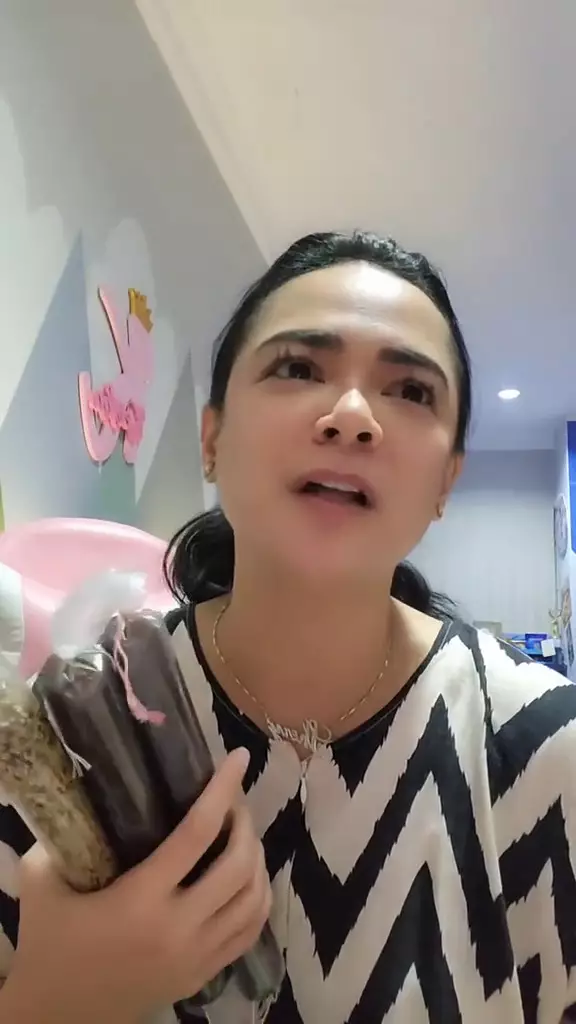 Shezy Idris banting setir jualan makanan dan pakaian © 2025 Instagram