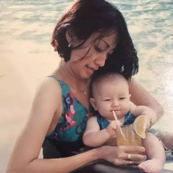 Wajah imutnya manglingi, intip potret masa kecil 13 pesinetron cantik bareng ibundanya, manja abis