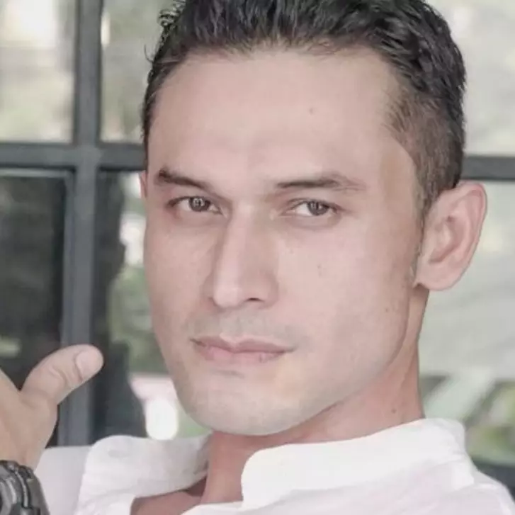 11 Pesona ganteng Indra Bruggman saat muda, awali karier jadi cover boy