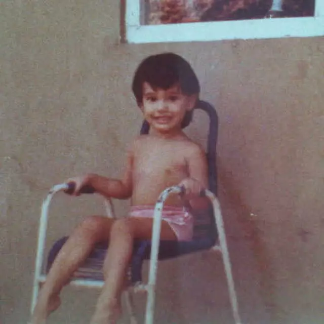 Feby tersanjung berbagai sumber Feby tersanjung berbagai sumber