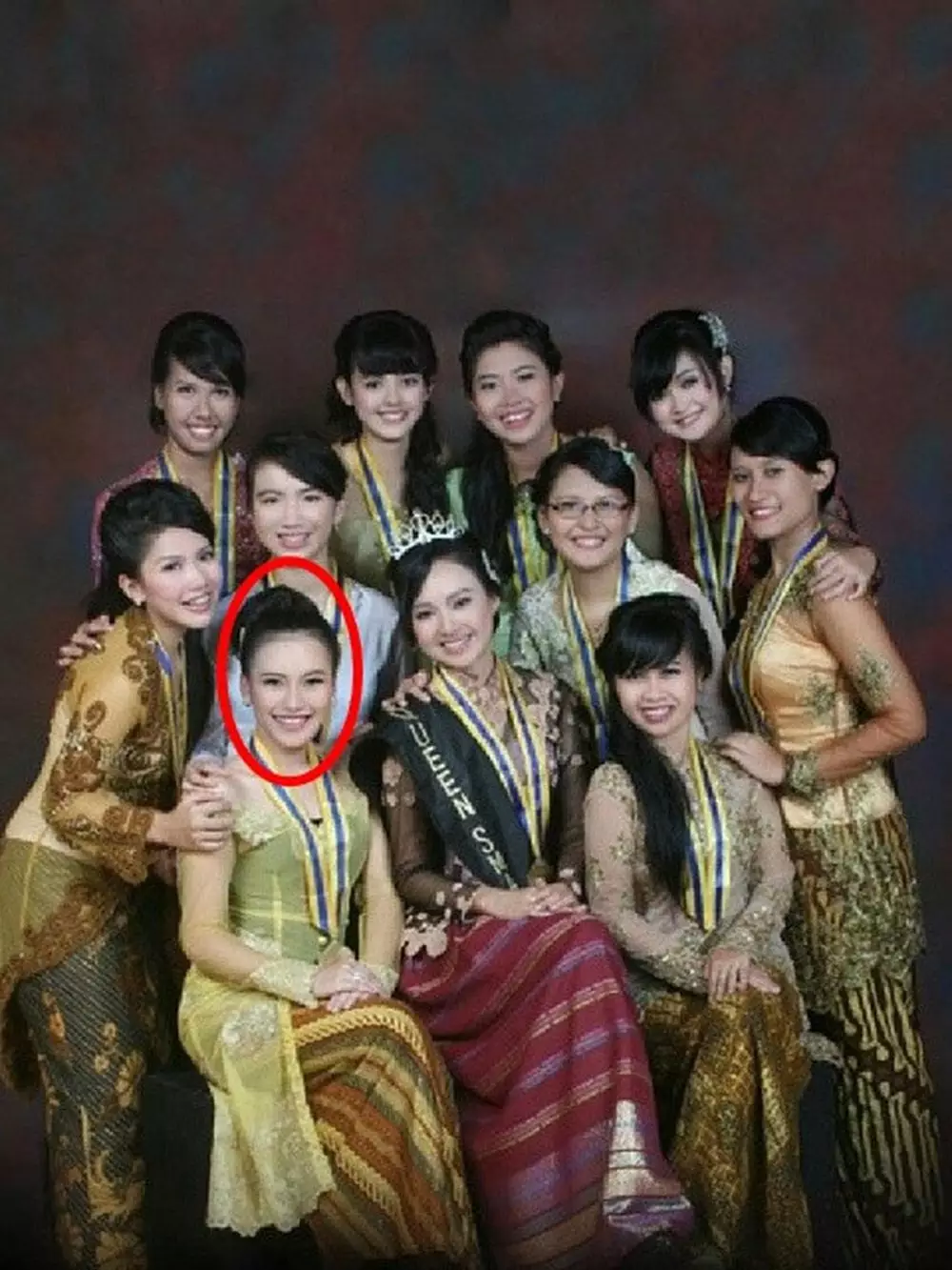 ayu ting ting jadi figuran © berbagai sumber