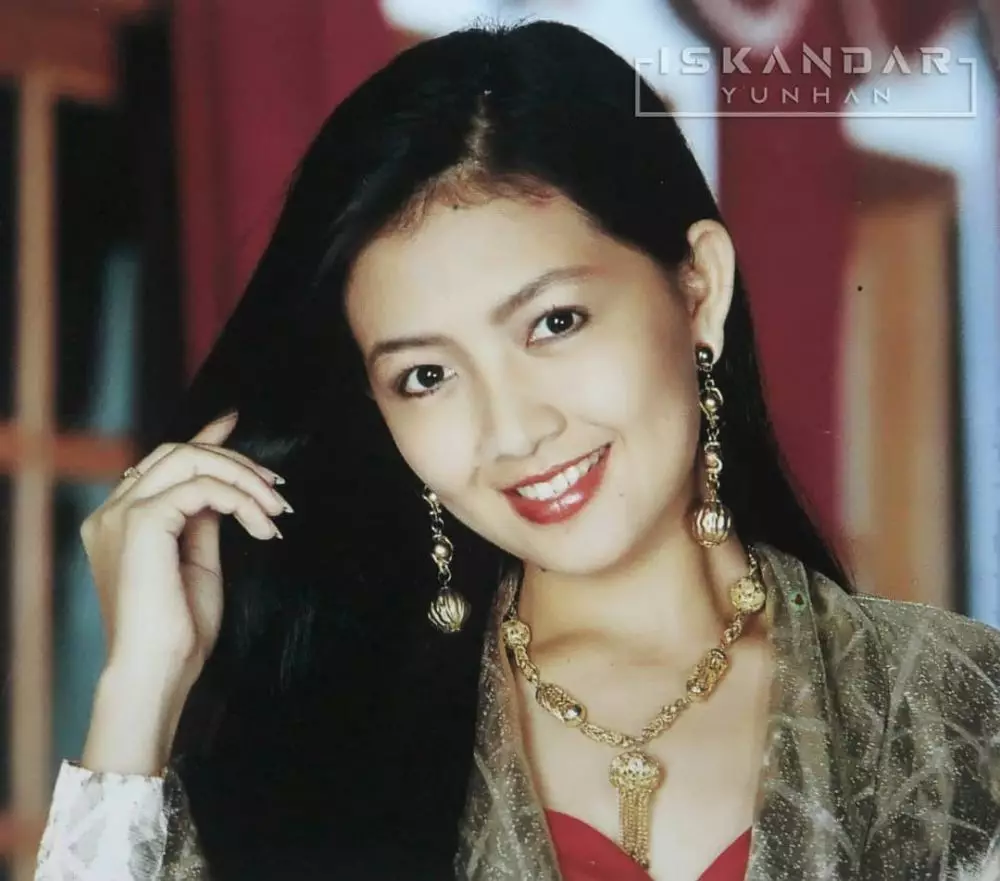 potret lawas wanita di iklan rokok © instagram