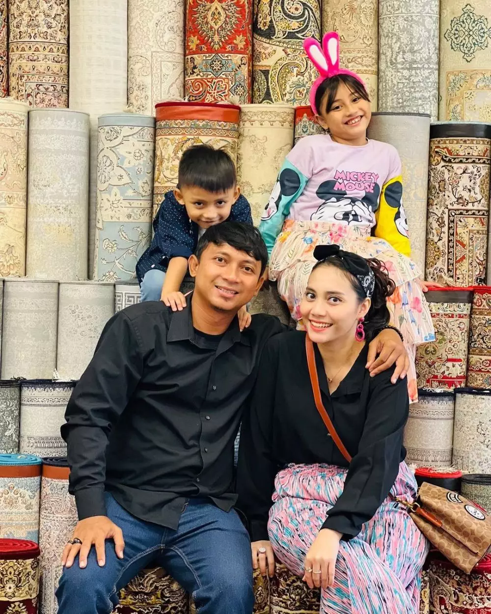potret terbaru pemeran barong di para pencari tuhan © berbagai sumber potret terbaru pemeran barong di para pencari tuhan © berbagai sumber