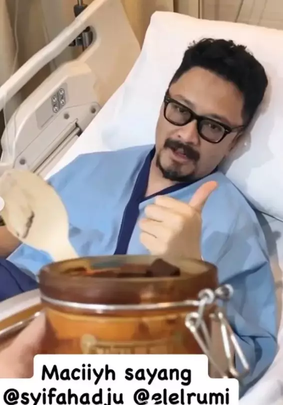 Potret Ferry Maryadi dirawat di rumah sakit © 2025 brilio.net Potret Ferry Maryadi dirawat di rumah sakit © 2025 brilio.net