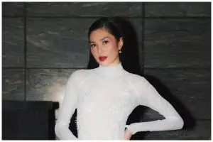 7 Potret Mikha Tambayong saat makeup minim produk ini hasilnya flawless, wajah aslinya bikin kaget