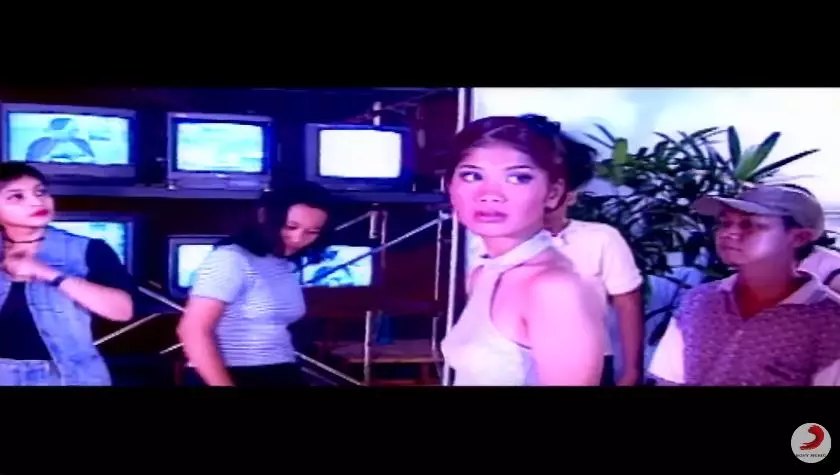 model video klip menantu sby © YouTube