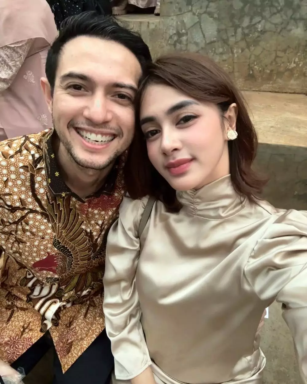 curhatan Rifki Balweel Biby Alraen lepas hijab © Instagram