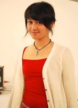 potret masa muda tante seleb  © 2022 berbagai sumber