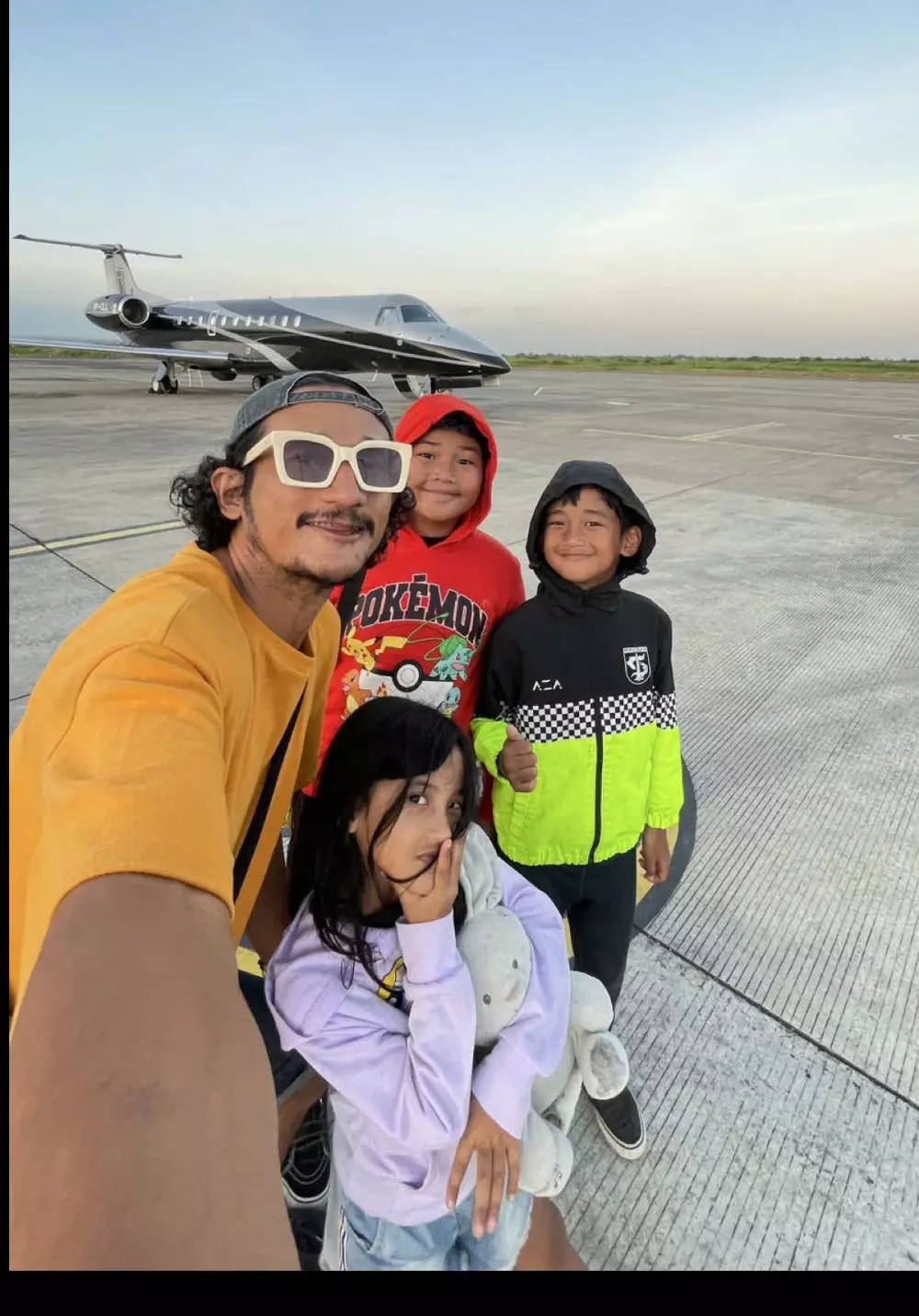 cerita Isa Bajaj diajak naik jet pribadi © berbagai sumber cerita Isa Bajaj diajak naik jet pribadi © berbagai sumber