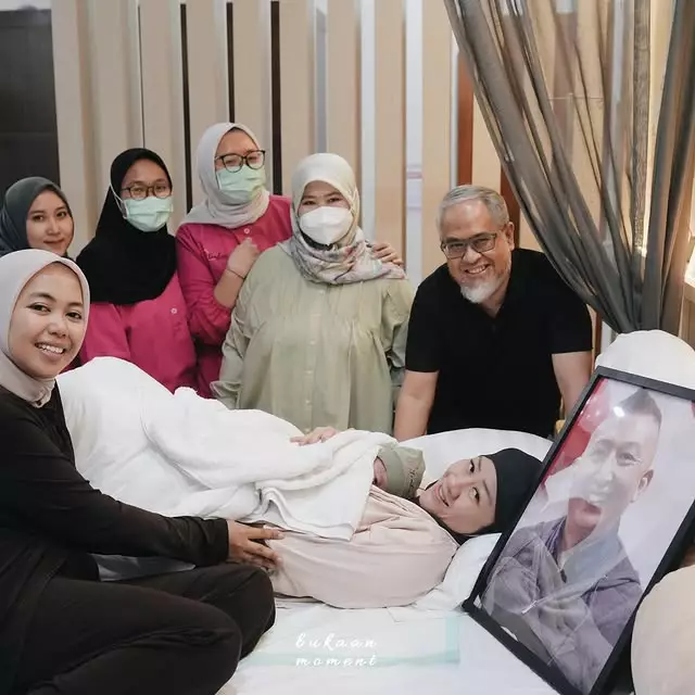 persalinan istri mendiang Papa Udon © Instagram persalinan istri mendiang Papa Udon © Instagram