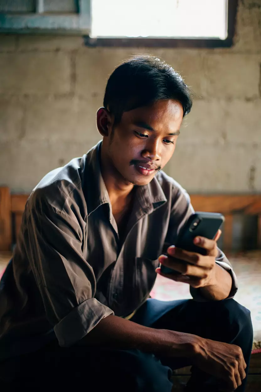 Cek penerima dan pencairan lewat lewat aplikasi PosPay © 2025 brilio.net